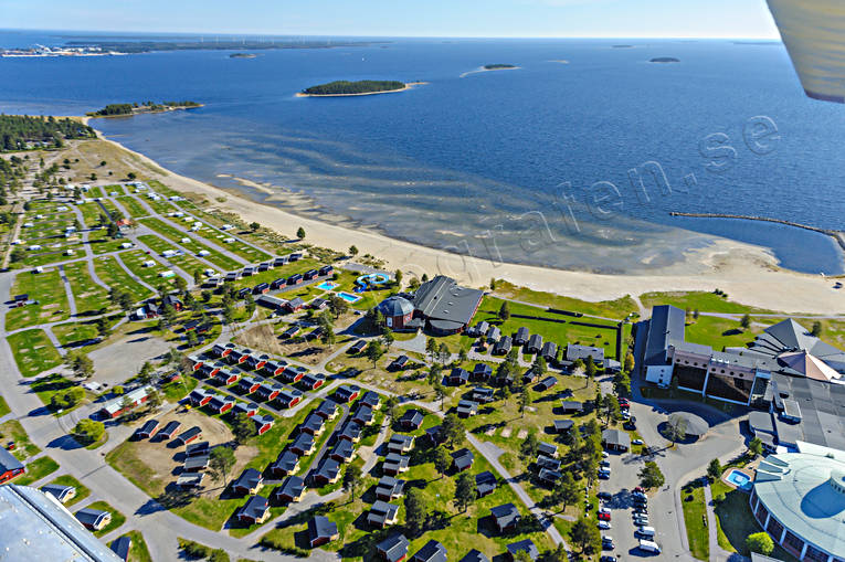 Pete havsbad Flygfoto anläggningar, badplats, byggnader, drönarbilder, drönarfoto, flygbild, flygbilder, Flygfoto, flygfoton, havsbad, hotell, höst, konferenshotell, kurort, Landskap, Norrbotten, Pite havsbad, Piteå, Piteå havsbad, playa, samhällen, sandstrand
