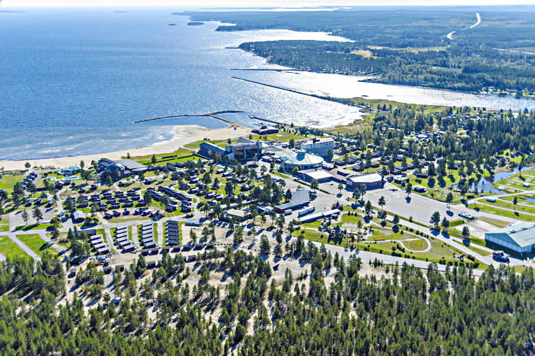 Pete havsbad Flygfoto anläggningar, badplats, byggnader, drönarbilder, drönarfoto, flygbild, flygbilder, Flygfoto, flygfoton, havsbad, hotell, höst, konferenshotell, kurort, Landskap, Norrbotten, Pite havsbad, Piteå, Piteå havsbad, samhällen, sandstrand