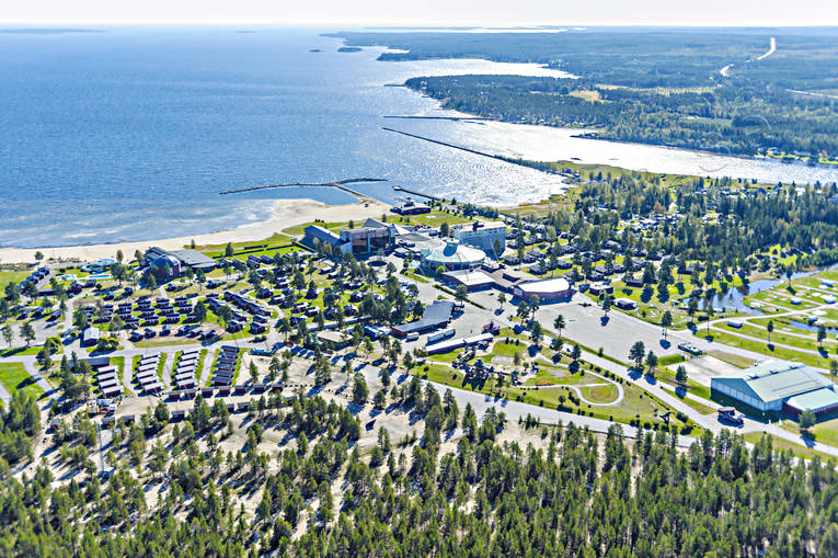 Pete havsbad Flygfoto anläggningar, badplats, byggnader, drönarbilder, drönarfoto, flygbild, flygbilder, Flygfoto, flygfoton, havsbad, hotell, höst, konferenshotell, kurort, Landskap, Norrbotten, Pite havsbad, Piteå, Piteå havsbad, samhällen, sandstrand
