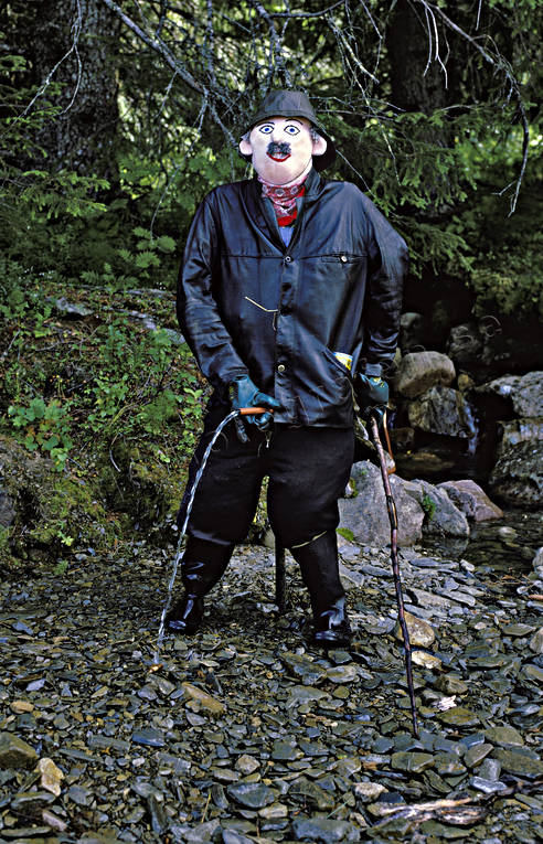 byggnader, byggnationer, bck, docka, gubbe, Hrjedalen, kallklla, klla, pinka, pinkande, Sevrdheter