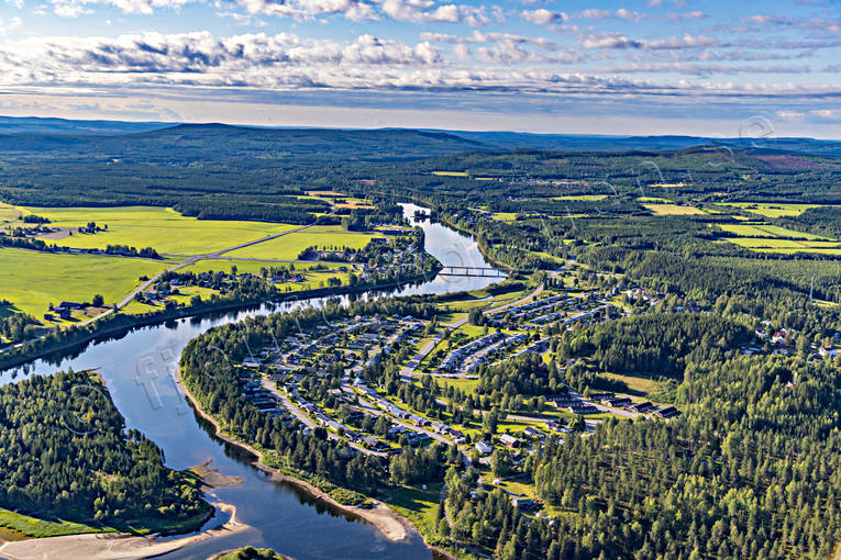 Piteälven vid Älvsbyn Flygfoto drönarbilder, drönarfoto, flygbild, flygbilder, Flygfoto, flygfoton, Norrbotten, Piteälven, samhällen, sommar, Älvsbyn