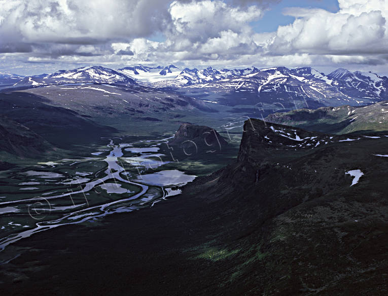 Rapadalen porten mot Sarek drönarbilder, drönarfoto, fjäll, flygbild, flygbilder, Flygfoto, flygfoton, Landskap, lappland, nationalpark, nationalparker, Rapadalen, sarek, Skierfe, sommar