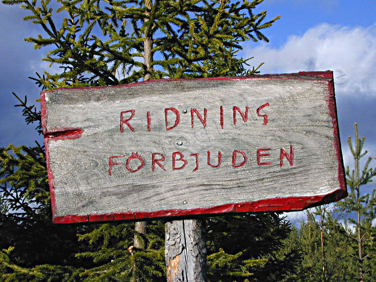 Ridning förbjuden, skylt fritid, förbjuden, gårdar, Jämtland, ridning, skylt, uppmaning