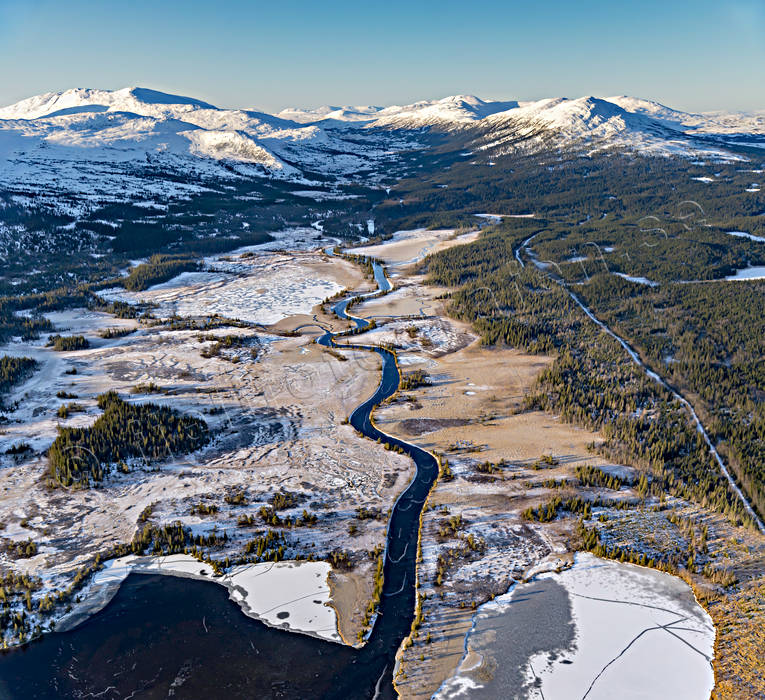 Rutsdalen och Skäckerfjällen drönarbild, drönarbilder, drönarfoto, flygbild, flygbilder, Flygfoto, flygfoton, höst, Jämtland, Landskap, Måstjärnen, Rutsdalen, Rutsälven, Skäckerfjällen, Storvallån, årstid, årstider