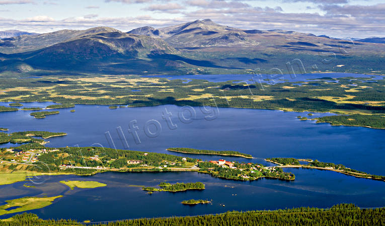 Saxnäs vid Kultsjön drönarbilder, drönarfoto, fjällbilder, FJÄLLEN, flygbild, flygbilder, Flygfoto, flygfoton, Kultsjön, Landskap, lappland, Marsfjällen, Marsliden, Marssjön, Saxnäs, Solvik, sommar