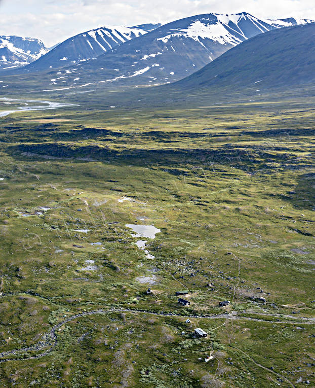 Singistugorna Flygfoto drönarbild, drönarbilder, drönarfoto, fjällstugor, flygbild, flygbilder, Flygfoto, flygfoton, Kungsleden, Landskap, lappland, Singistugorna, sommar, STF, Tjäktjavagge, vandringsled, övernattningsstugor