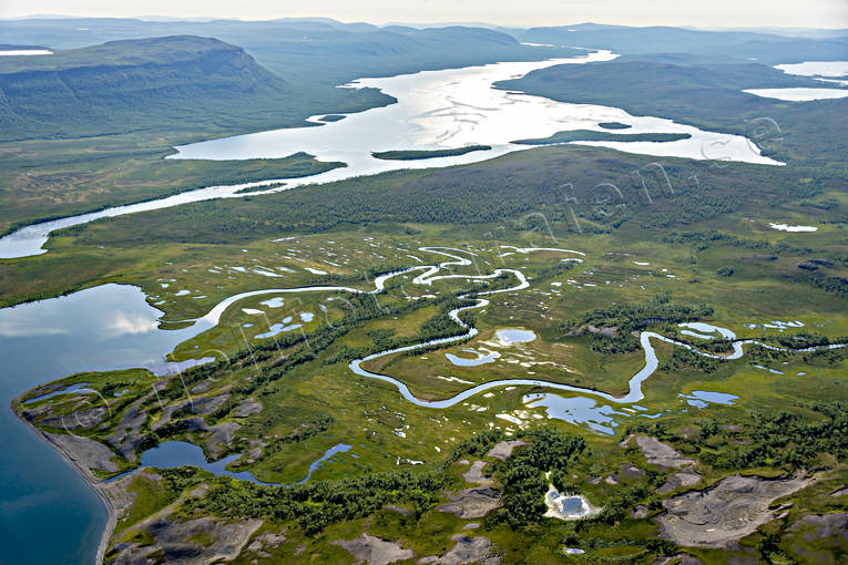 Sjaunja naturreservat Cihkkumjohka, drönarbild, drönarbilder, drönarfoto, flygbild, flygbilder, Flygfoto, flygfoton, Kaitumjaure, Landskap, lappland, naturreservat, Sattuvierra, Sjaunja, sommar