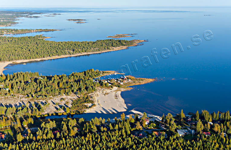Skatan och Skataviken drönarbilder, drönarfoto, flygbild, flygbilder, Flygfoto, flygfoton, Kläppsand, Kläppslädan, Landskap, Norrmjöle, sandstrand, Skatan, Skatastranden, Skataviken, sommar, Västerbotten, Öbergshällan