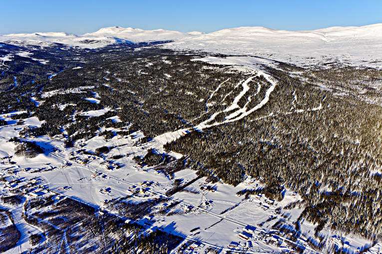 Skidbackar i Ljungdalen drönarbilder, drönarfoto, flygbild, flygbilder, Flygfoto, flygfoton, Härjedalen, Landskap, Ljungdalen, nedfarter, samhällen, skidbackar, vinter