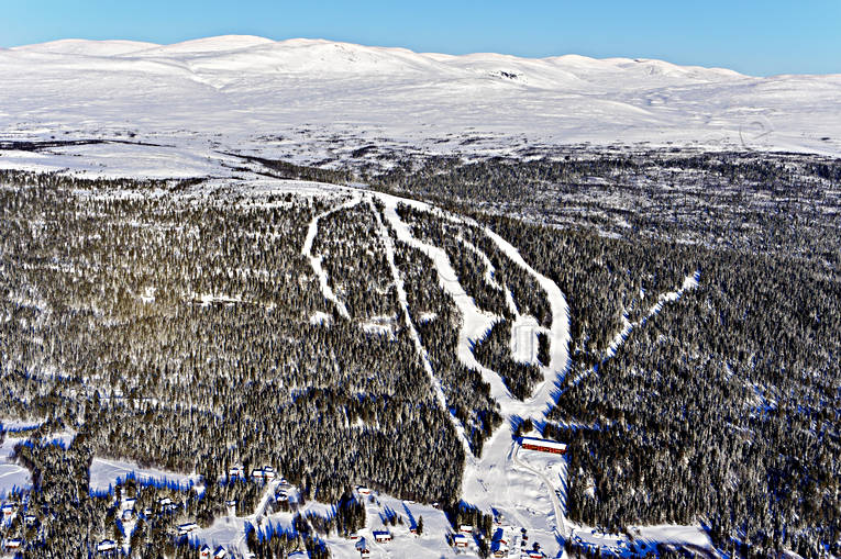 Skidbackar i Ljungdalen drönarbilder, drönarfoto, flygbild, flygbilder, Flygfoto, flygfoton, Härjedalen, Landskap, Ljungdalen, nedfarter, samhällen, skidbackar, vinter