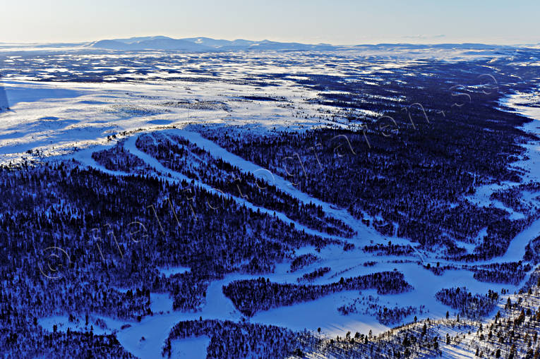 Skidbackar vid Messlingen drönarbilder, drönarfoto, flygbild, flygbilder, Flygfoto, flygfoton, Härjedalen, Landskap, Messlingen, Mjölkåsvallen, nedfarter, skidbackar, vinter