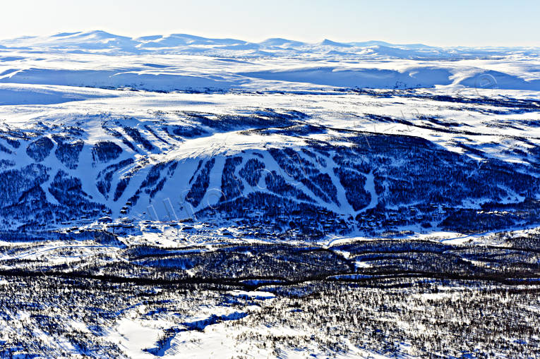 Skidbackar vid Ramundberget drönarbilder, drönarfoto, flygbild, flygbilder, Flygfoto, flygfoton, Härjedalen, Landskap, nedfarter, Ramundberget, samhällen, skidbackar, vinter