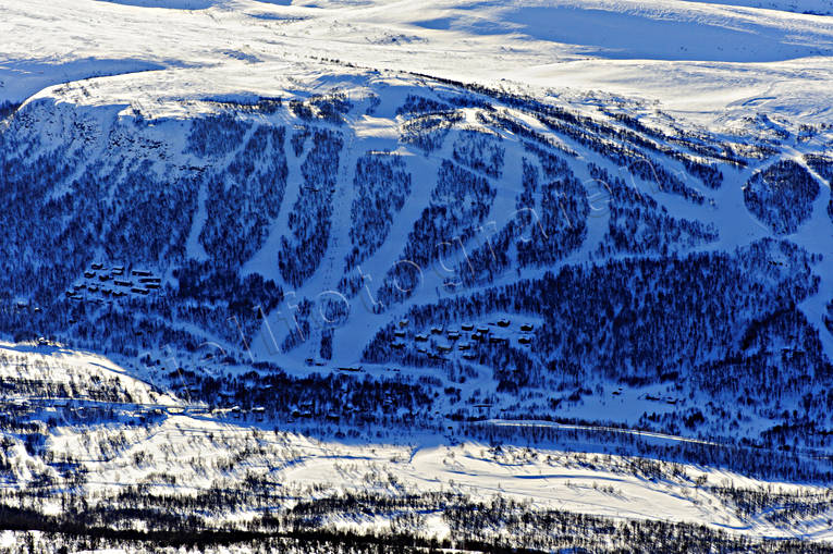 Skidbackar vid Ramundberget drönarbilder, drönarfoto, flygbild, flygbilder, Flygfoto, flygfoton, Härjedalen, Landskap, nedfarter, Ramundberget, samhällen, skidbackar, vinter