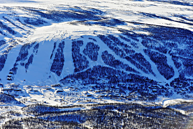 Skidbackar vid Ramundberget drönarbilder, drönarfoto, flygbild, flygbilder, Flygfoto, flygfoton, Härjedalen, Landskap, nedfarter, Ramundberget, samhällen, skidbackar, vinter