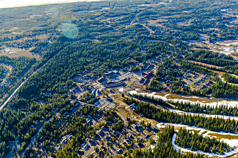 Skistar Lindvallen Sälen Flygfoto anläggningar, Dalarna, drönarbilder, drönarfoto, flygbild, flygbilder, Flygfoto, flygfoton, Lindvallen, nedfarter, skidanläggning, skidanläggningar, skidbackar, skidort, SkiStar, Sälens, Sälsätern, vår