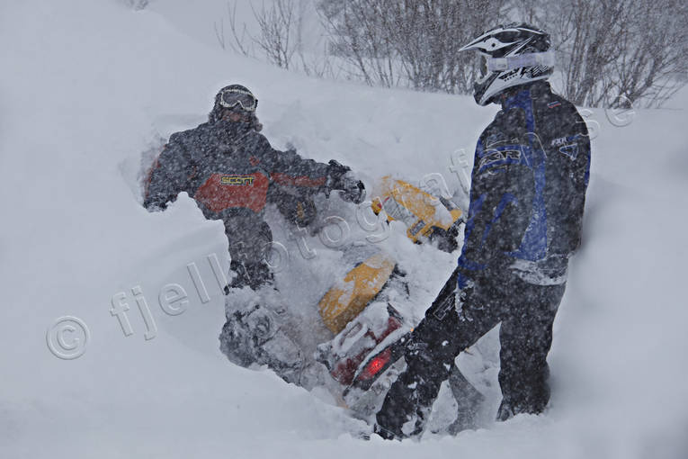 kommunikation, kommunikationer, landfart, motor, motorsport, skoter, skoterkare, skotrar, snskoter, snskotrar, vinter, ventyr