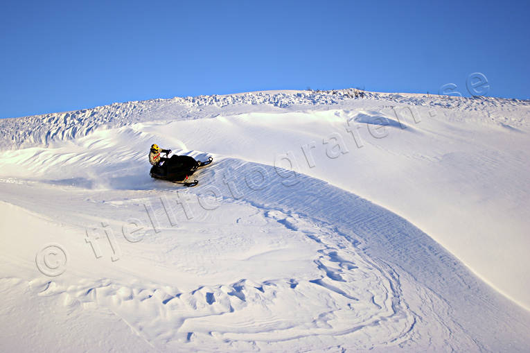 fjll, frikning, motor, skoter, skoterkare, skotrar, sn, snskoter, snskotrar, vinter, ventyr