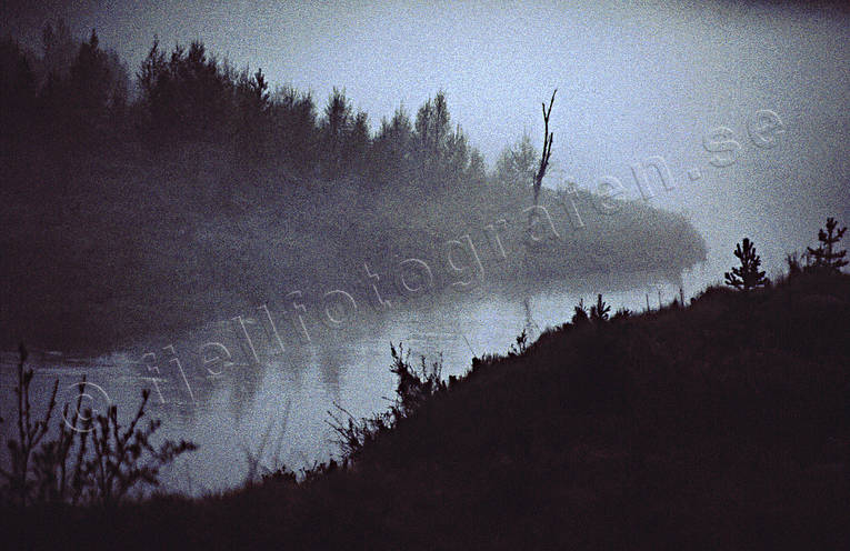 dimma, hst, kvll, skymning, stmning, stmningsbild, stmningsbilder, trolsk, uttern, vattendrag, rstid, rstider