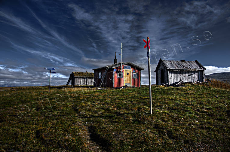 Slipsikenstugan byggnader, fjällvandring, kalfjäll, Landskap, lappland, renvaktarstuga, Slipsiken, sommar, stuga, vildmark, årstider