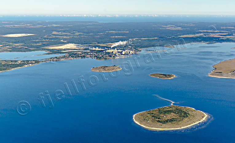 Slite kalkbrott Cementfabrik cement, cementfabrik, drönarbilder, Enholmen, flygbilder, Flygfoto, flygfoton, Gotland, Gunnet, hamn, kalkbrott, Landskap, Magö, Majgu, Slite, sommar