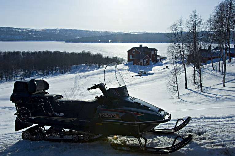 fjllbostad, fjllgenhet, hus, motor, Raukasj, skoter, snskoter, vildmark, vinter, ventyr, demark, dsligt