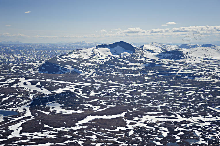 Snösmältning i fjällen drönarbilder, drönarfoto, fjällen, flygbild, flygbilder, Flygfoto, flygfoton, Helags, Helagsfjället, Jämtland, Landskap, snösmältning, vår