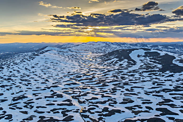 Snösmältning på Guevtele drönarbilder, drönarfoto, FJÄLLEN, fjällplatå, flygbild, flygbilder, Flygfoto, flygfoton, Guevtele, Jämtland, Landskap, snösmältning, sommar