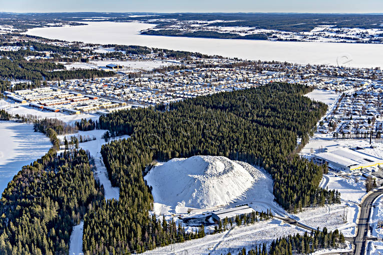 Snötippen Östersund Flygfoto anläggningar, drönarbilder, drönarfoto, flygbild, flygbilder, Flygfoto, flygfoton, Jämtland, renhållning, snöhög, snöröjning, snötipp, snötippen, städer, tipp, vinter, Östersund