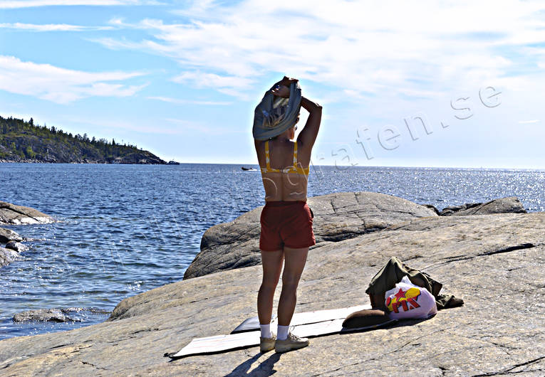 Sol och bad på klippor friluftsliv, höga kusten, sol och bad, sommar, äventyr