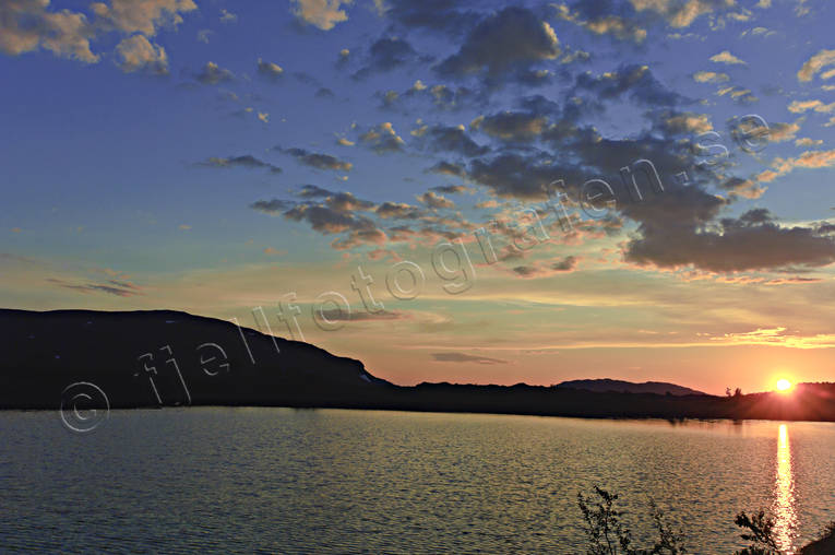 Anarisfjllen, bl, fjll, fjllsj, himmel, Jmtland, kvll, Landskap, Lngtjrn, solnedgng, sommar, sommarnatt, stmning, stmningsbild, stmningsbilder, rstid, rstider