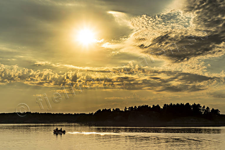 Solnedgång i Skärgården Bohuslän, hav, himmel, moln, natur, skärgård, solnedgång, sommar, årstider