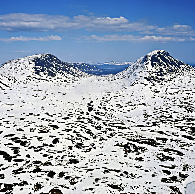 Spakkeke i Skäckerfjällen dal, drönarbilder, drönarfoto, fjäll, flygbild, flygbilder, Flygfoto, flygfoton, Jämtland, Landskap, Skäckerfjällen, vår