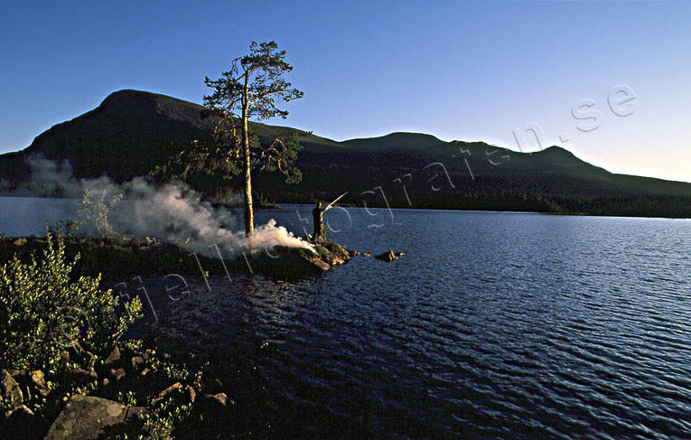 Sporfiske i Munsvattnet eld, fiske, haspel, haspelfiske, Munsvattnet, skymning, solnedgång, spinn, spinnfiske, sportfiske