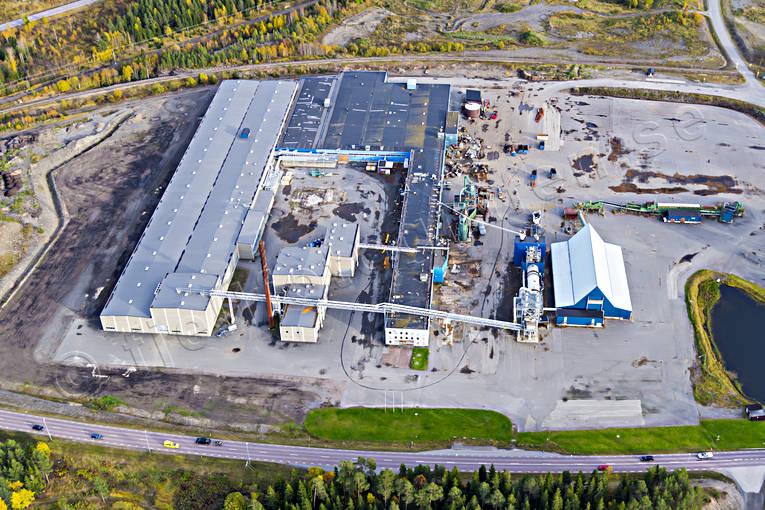 Spånplattefabrik ACB Laminat ACB laminat, anläggningar, Brunflo, byggnader, drönarbilder, drönarfoto, fabrik, fakriksbyggnad, flygbild, flygbilder, Flygfoto, flygfoton, Jämtland, spånplattefabrik