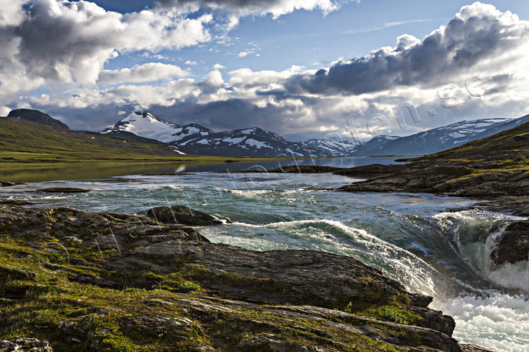 fjll, fjllandskap, fjllen, hgfjll, hgfjllen, Landskap, natur, Padjelanta, Padjelanta Nationalpark, sommar, sommarfjll, Sorjustjkka, sulitelma, srjusjaure, vatten, vattenfall, rstider
