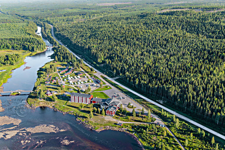 Storforsen i Piteälven anläggningar, drönarbilder, drönarfoto, fall, flygbild, flygbilder, Flygfoto, flygfoton, fors, forsar, hotell, Landskap, Norrbotten, Piteälven, Sevärdheter, Storforsen, turistattraktion, Varjisån, vattenfall