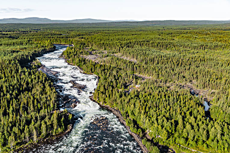 Storforsen i Piteälven anläggningar, drönarbilder, drönarfoto, fall, flygbild, flygbilder, Flygfoto, flygfoton, fors, forsar, hotell, Landskap, Norrbotten, Piteälven, Sevärdheter, Storforsen, turistattraktion, Varjisån, vattenfall