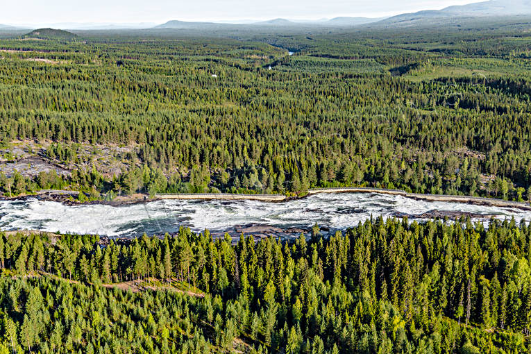 Storforsen i Piteälven anläggningar, drönarbilder, drönarfoto, fall, flygbild, flygbilder, Flygfoto, flygfoton, fors, forsar, hotell, Landskap, Norrbotten, Piteälven, Sevärdheter, Storforsen, turistattraktion, Varjisån, vattenfall