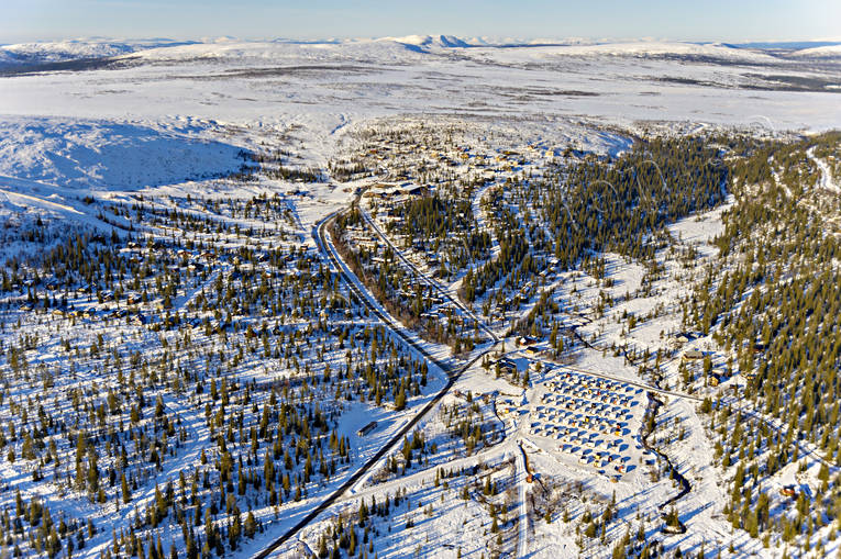 Storhågna Fjällby anläggningar, Dalvallen, drönarbilder, drönarfoto, flygbild, flygbilder, Flygfoto, flygfoton, hotell, Jämtland, skidanläggning, Storhogna, Storhågna, vinter
