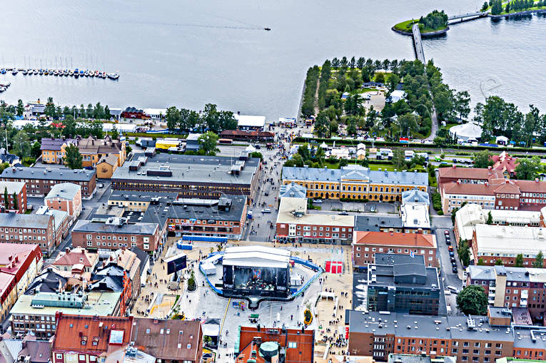 centrum, drnarbilder, drnarfoto, festival, flygbild, flygbilder, Flygfoto, flygfoton, Jmtland, scen, scenen, stad, Storsj, Storsjyran, Stortorget, stder, torg, torget, Yran, stersund