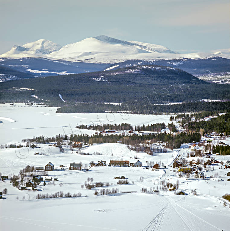Storsjö och Helags byar, drönarbilder, drönarfoto, flygbild, flygbilder, Flygfoto, flygfoton, Helags, Jämtland, Landskap, samhällen, Storsjö, Storsjö Kapell, Storsjön, vinter