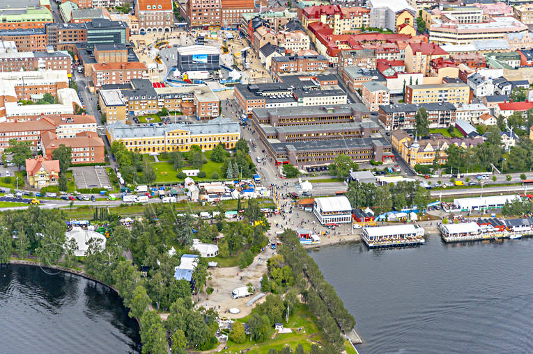 Storsjöyran i Östersund Badhusparken, båthamn, båthamnen, centrum, drönarbilder, drönarfoto, festival, flygbild, flygbilder, Flygfoto, flygfoton, hamn, Jämtland, Krogstråket, park, småbåtshamn, stad, Storsjö, Storsjöyran, städer, Yran, Östersund