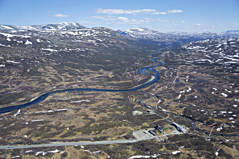 Storulvån fjällanläggning drönarbilder, drönarfoto, fjällen, fjällstation, flygbild, flygbilder, Flygfoto, flygfoton, Jämtland, Landskap, snösmältning, Storulvån, vår