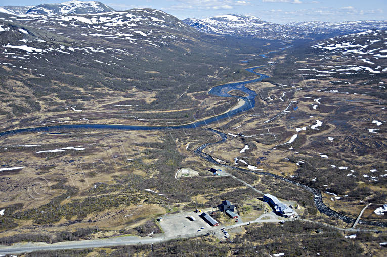 Storulvån fjällanläggning drönarbilder, drönarfoto, fjällen, fjällstation, flygbild, flygbilder, Flygfoto, flygfoton, Jämtland, Landskap, snösmältning, Storulvån, vår