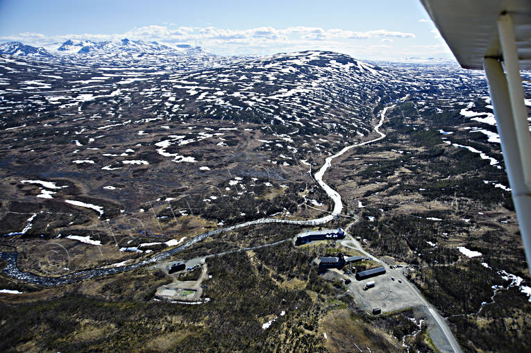 Storulvån fjällanläggning drönarbilder, drönarfoto, fjällen, fjällstation, flygbild, flygbilder, Flygfoto, flygfoton, Jämtland, Landskap, snösmältning, Storulvån, vår