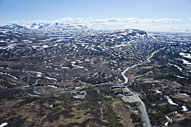 Storulvån fjällanläggning drönarbilder, drönarfoto, fjällen, fjällstation, flygbild, flygbilder, Flygfoto, flygfoton, Jämtland, Landskap, snösmältning, Storulvån, vår