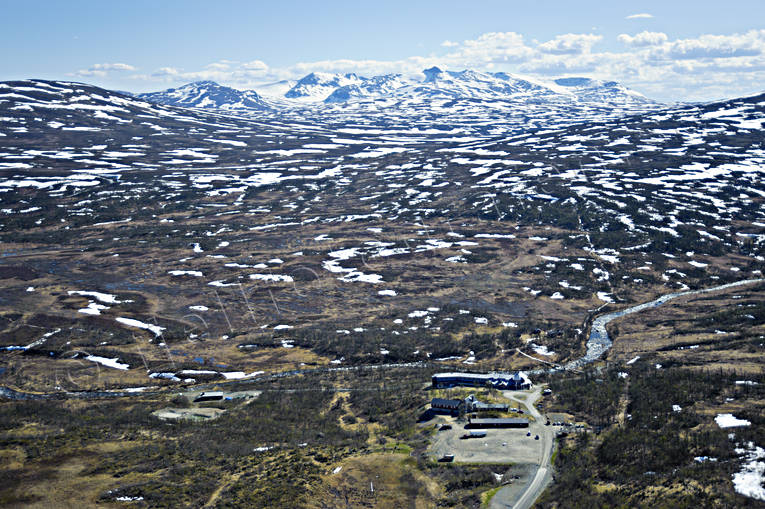 Storulvån fjällanläggning drönarbilder, drönarfoto, fjällen, fjällstation, flygbild, flygbilder, Flygfoto, flygfoton, Jämtland, Landskap, snösmältning, Storulvån, vår