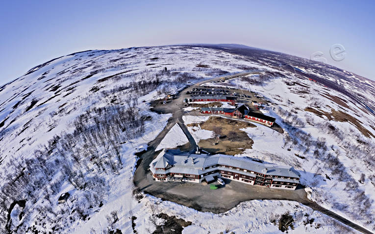 Storulvån fjällstation anläggningar, drönarbild, drönarbilder, drönarfoto, fjällanläggning, flygbild, flygbilder, Flygfoto, flygfoton, Jämtland, STF, Storulvån, vår, vårfjäll, vårvinter