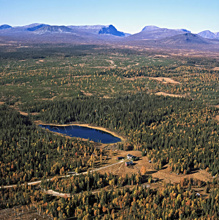 Storådörren sett från Beten drönarbilder, drönarfoto, fjäll, flygbild, flygbilder, Flygfoto, flygfoton, Härjedalen, höst, Landskap, Storsjö, Storådörren