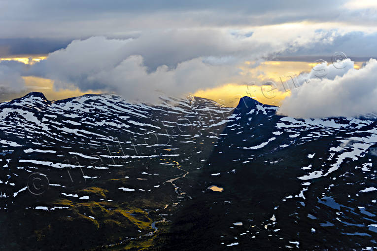 Akkantjacke, canvastavla, drnarbilder, drnarfoto, fjllbilder, flygbild, flygbilder, Flygfoto, flygfoton, Fototavla, Jmtland, Landskap, Lill-Anjeskutan, Manshgarna, Skckerfjllen, sommar, Strydalen, Stryn, tavla